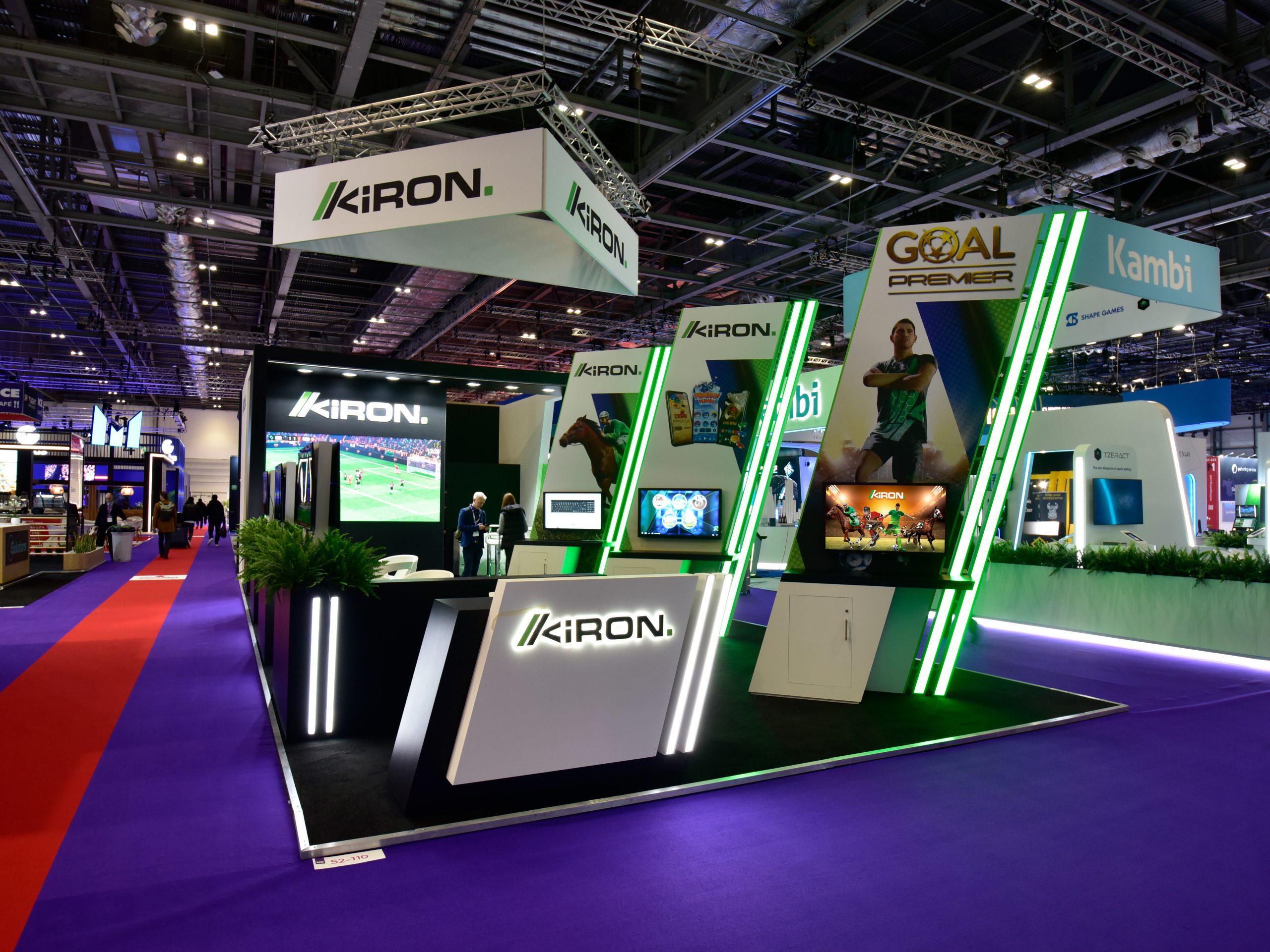 Bespoke Exhibition Stands vs. Modular Stands- Which Is Right for Your Business